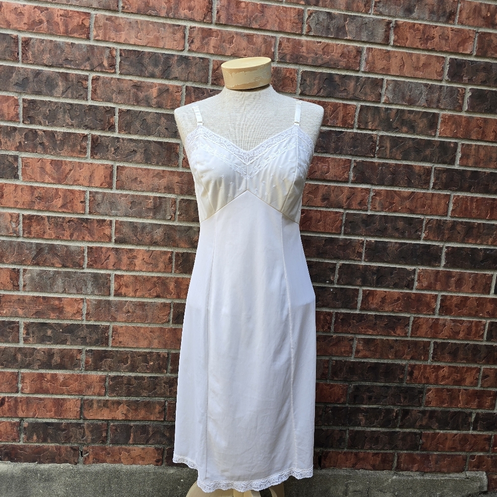 Sears Vintage The Doesn't Slip Lace Trim Full Slip Lingerie Size Tall 36